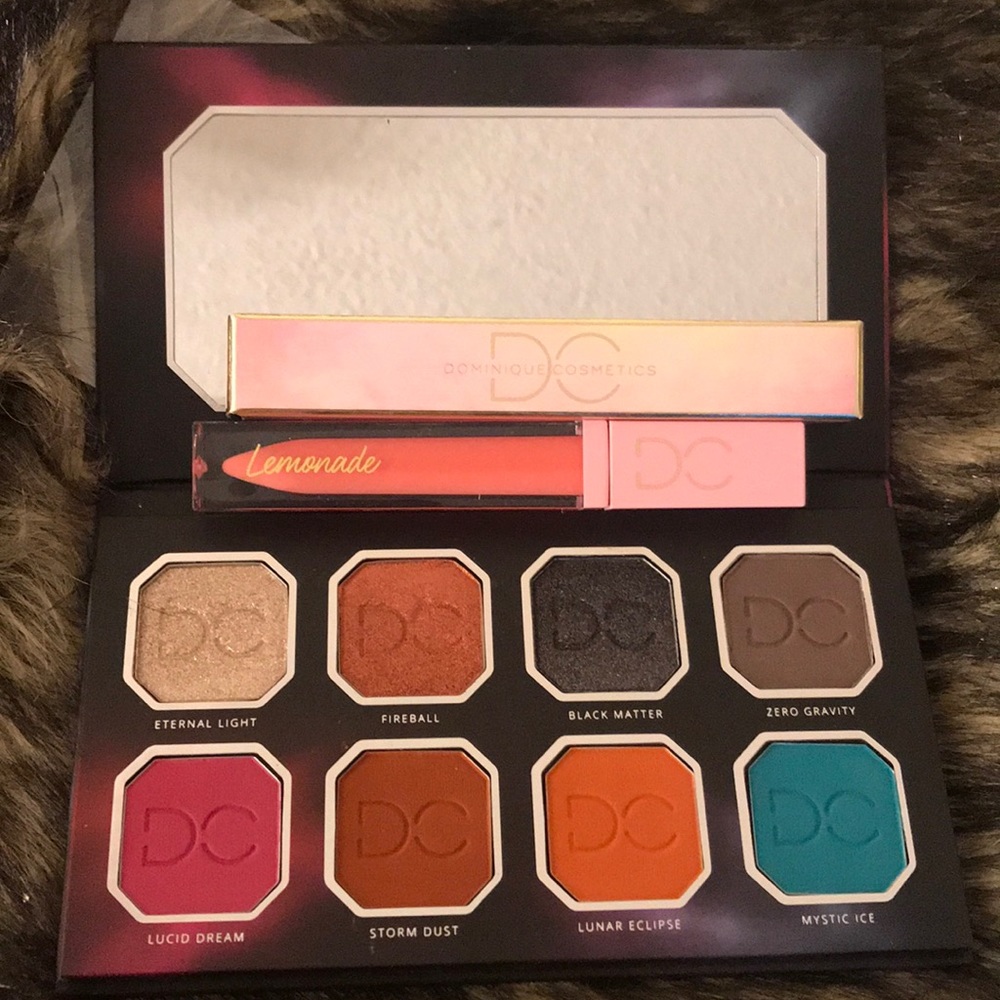 Makeup bundle - Picture 1 of 2